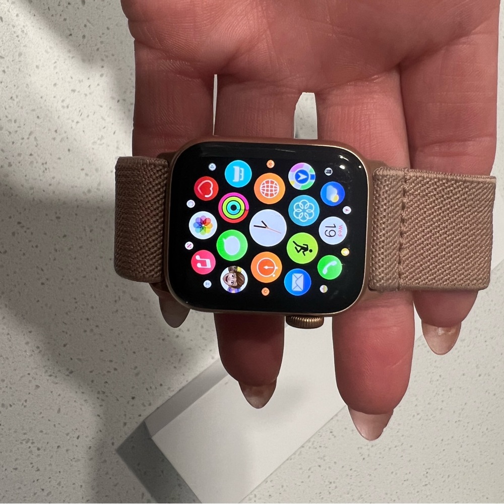 Apple Watch SE - Picture 4 of 6
